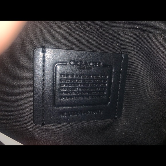 Men’s Large Coach Shoulder bag - Picture 3 of 3